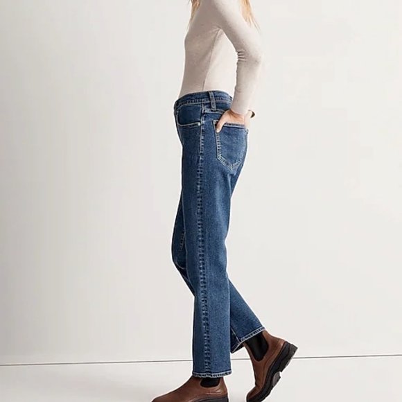 The Perfect Vintage Straight Jean in Bright Indigo Wash - Picture 2 of 12